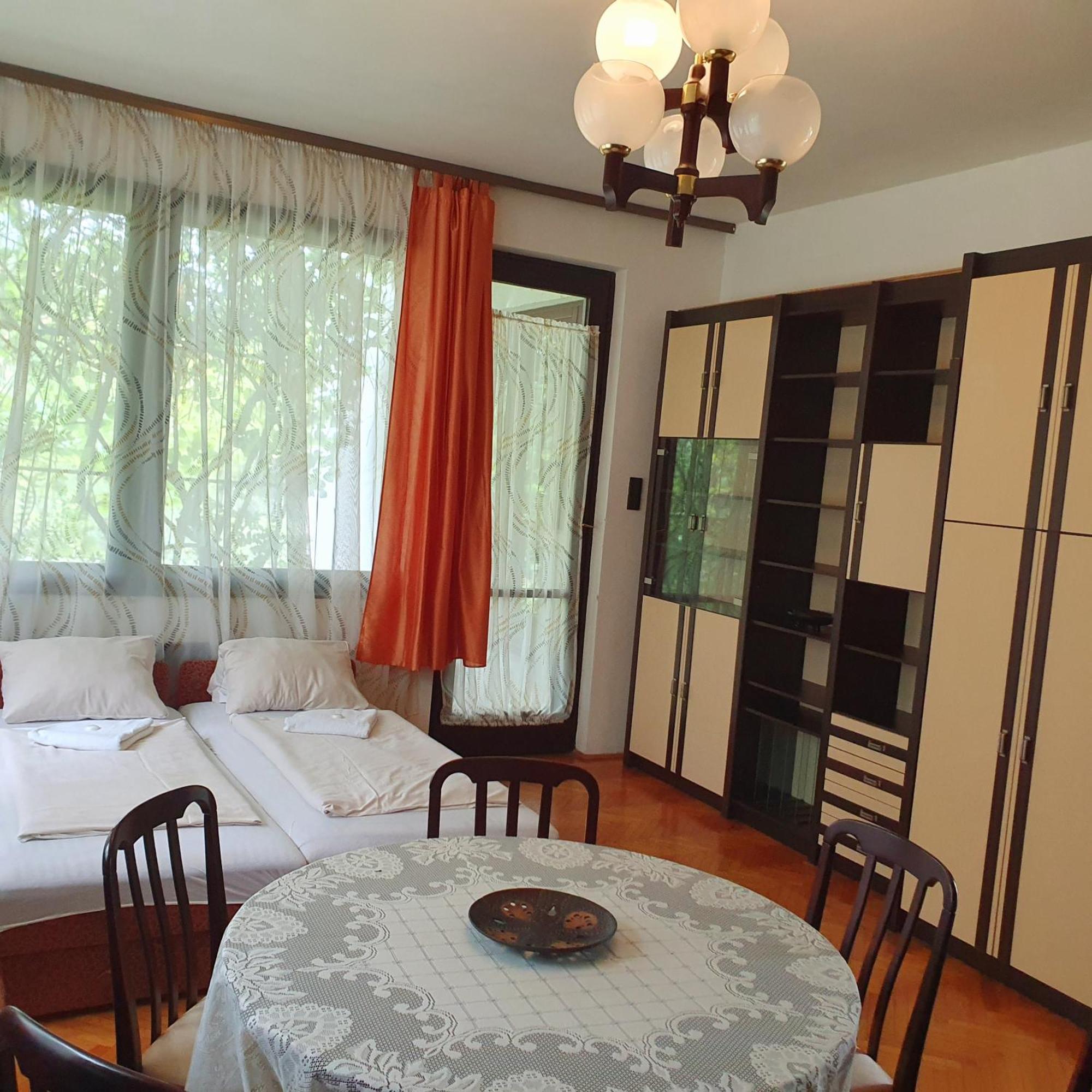 Sophie'S Guesthouse Сиофок Екстериор снимка