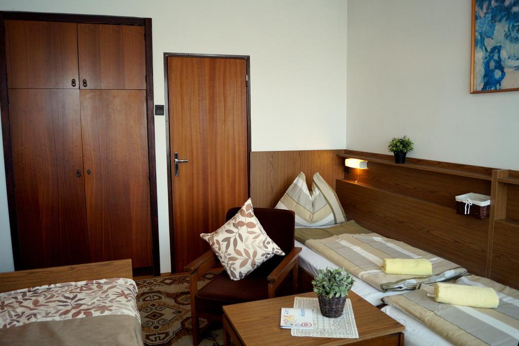 Sophie'S Guesthouse Сиофок Екстериор снимка