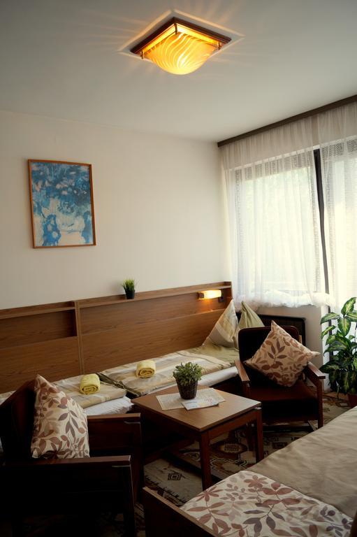 Sophie'S Guesthouse Сиофок Екстериор снимка