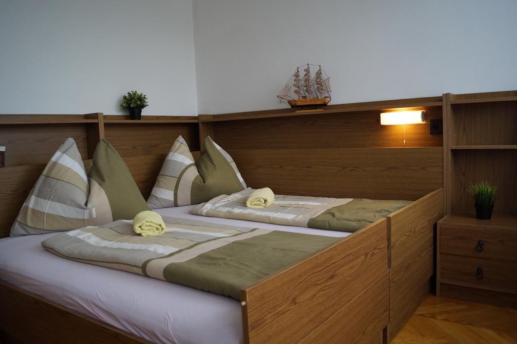 Sophie'S Guesthouse Сиофок Екстериор снимка